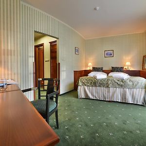 Comfort Zimmer mit Kingsize-Bett